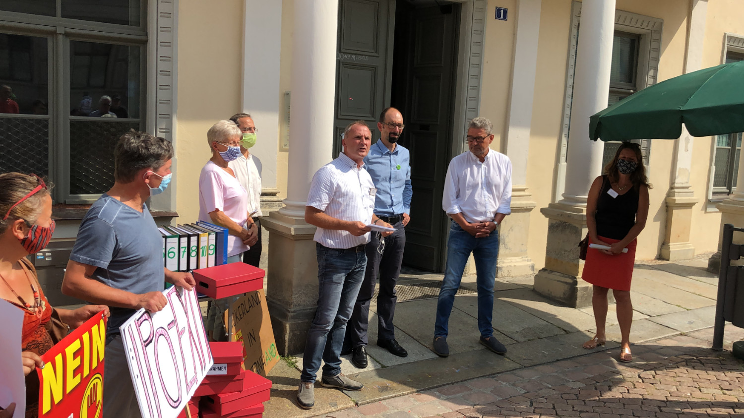 Ingo Düring informiert über Zahl und Inhalte der Einwendungen gegen den IPO, über die mit dem BUND ausgearbeitete Einwendung von 125 Seiten und mehr.