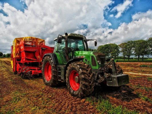 tractor-385681_1920